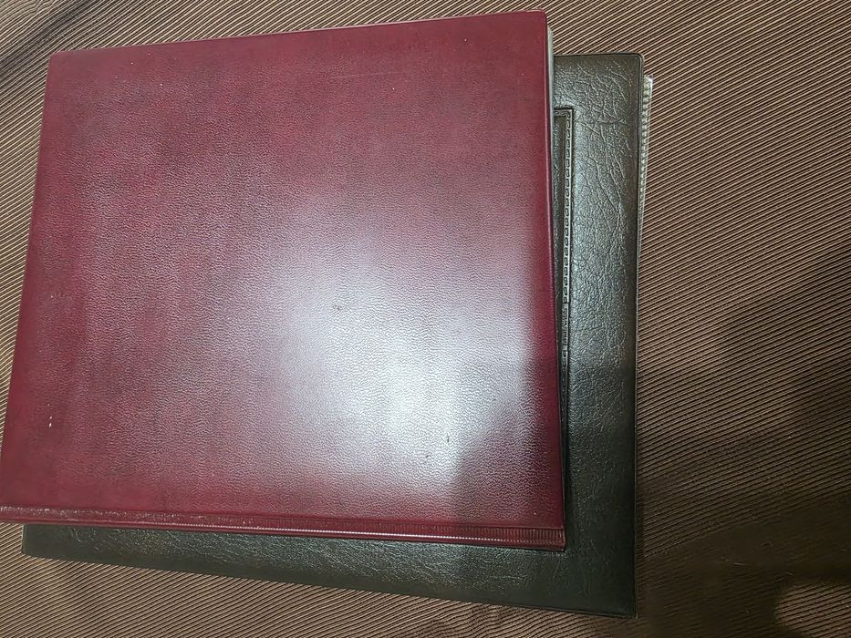 Vând albume pentru bancnote