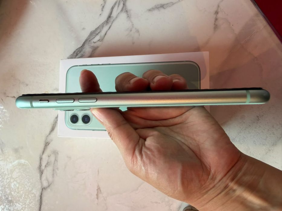 Iphone 11 сатылады. Олх сообщение оқылмайды.