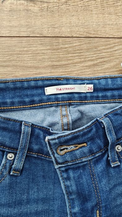 Blugi Levi's model 714