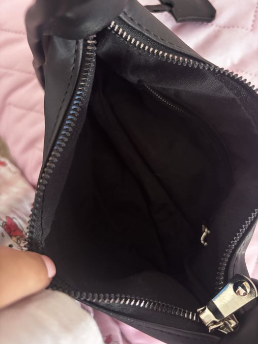 Geanta Prada eleganta