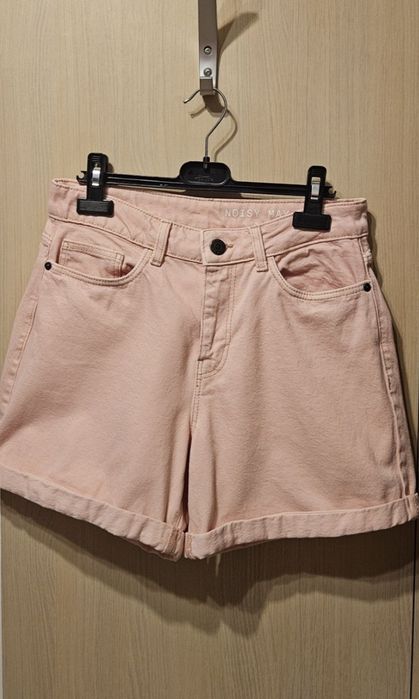 Pantaloni scurti pentru dama