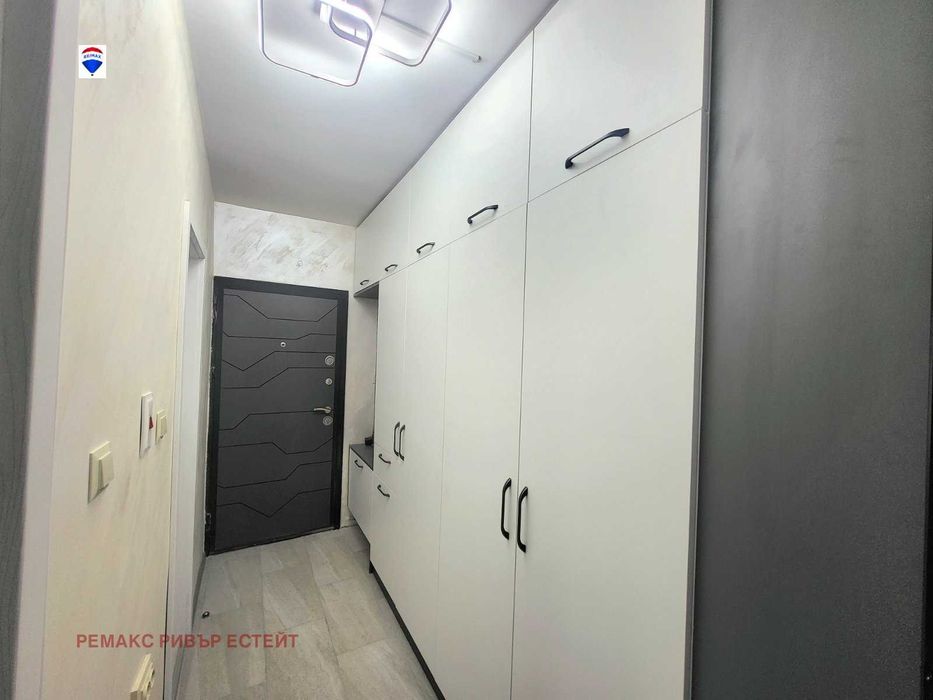 Продава се Двустаен апартамент в Русе, Център - 67 кв.м за 2384 €/кв.м - Снимка #3