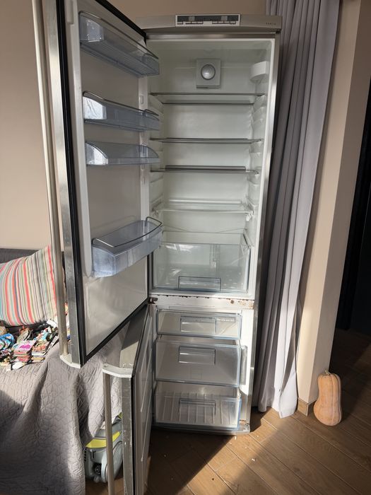 AEG хладилник