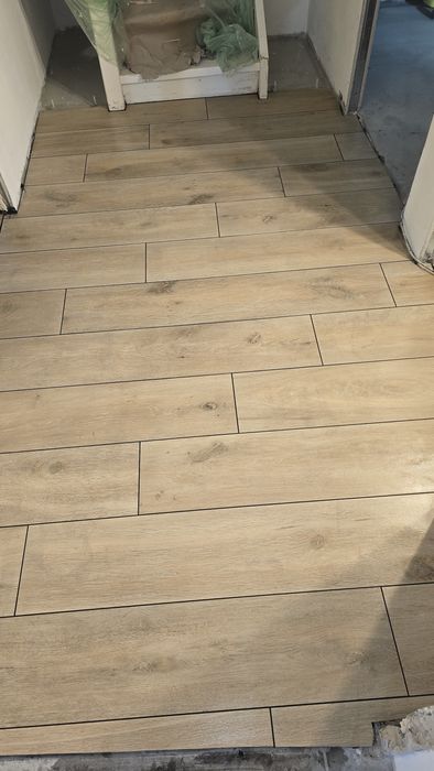 Renovări totale parchet,gresie,faianță,glet,rigips,var montaj uși