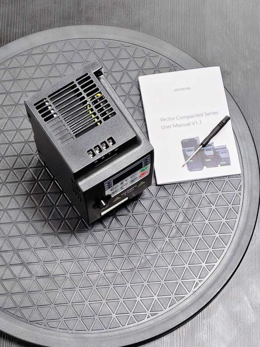 Честотен инвертор 0,75 кВт, 380V, 2,1А