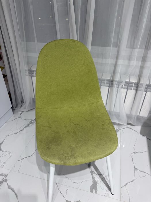 Продам 4 стула зеленых