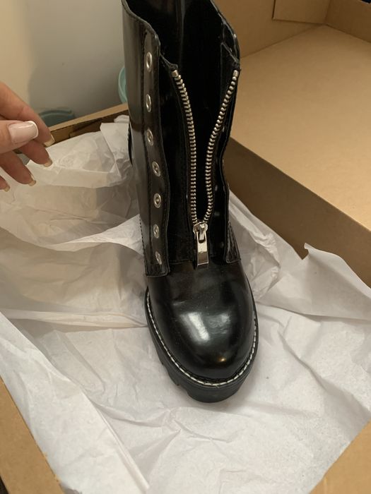 Каждая обувь по 7000