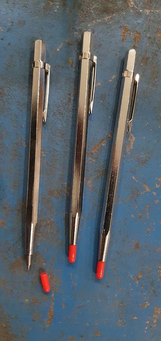 Чертилка със твърдосплавен връх