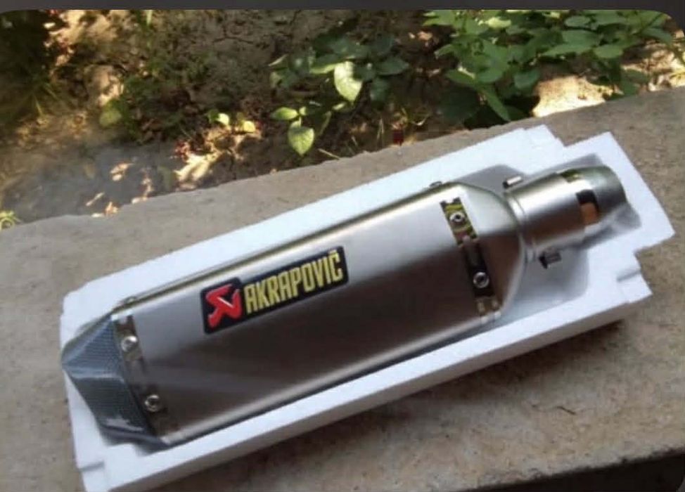 Evacuare akrapovic