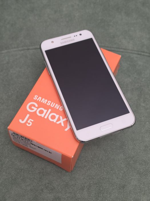 Samsung J5 новый