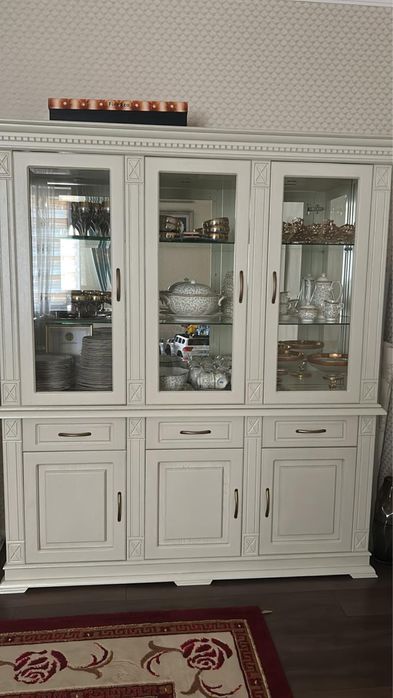 Горка и сервант для гостинной