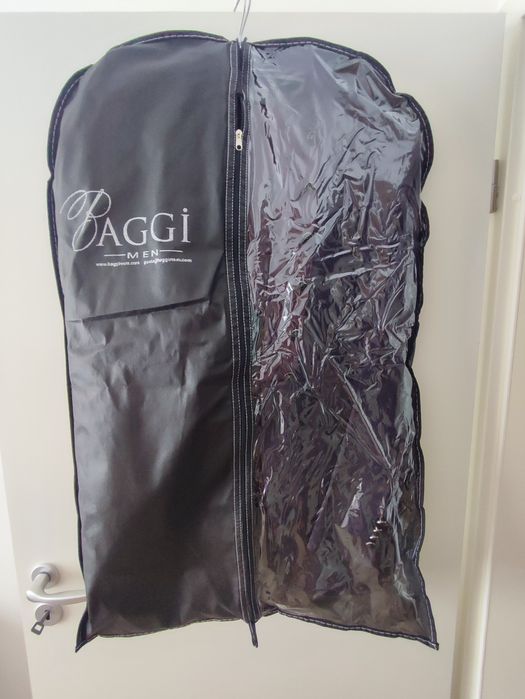 Vând costum bărbați BAGGI