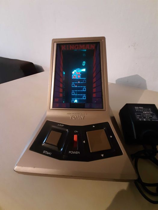 Ретро електронна игра TOMY Kingman – Работи, с оригинално зарядно