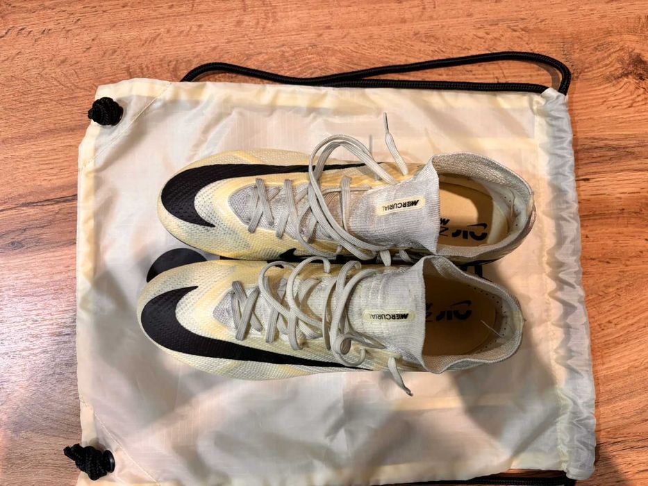 Футбольные бутсы