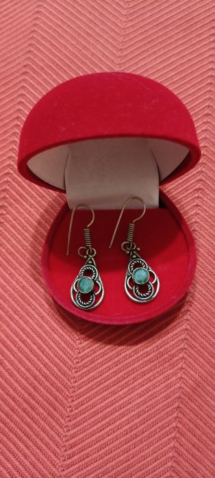 Серьги женские . Серебро с камнем. Очень красивые