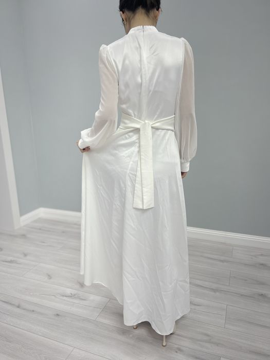 Продам женские платья