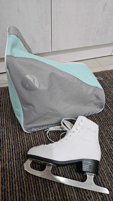 Коньки фигурные белые