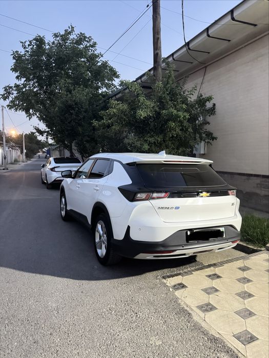 Chevrolet menlo sotiladi