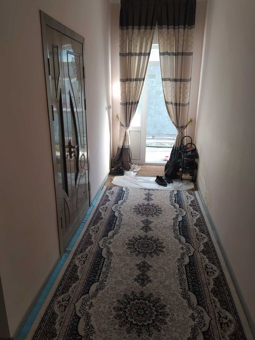 Hovli 4 sotix sotiladi