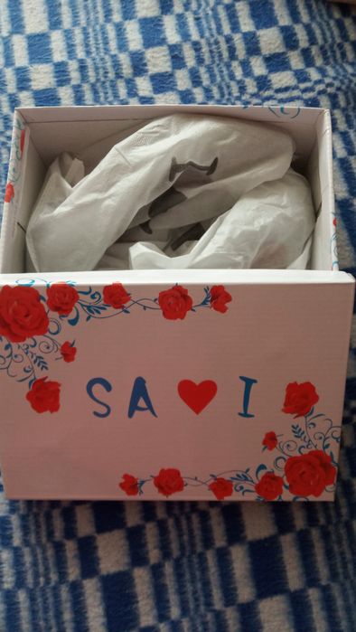 Продавам обувки и чанта