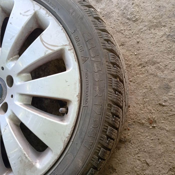 Гуми и джанти за Mercedes Benz  R17 със зимни гуми.