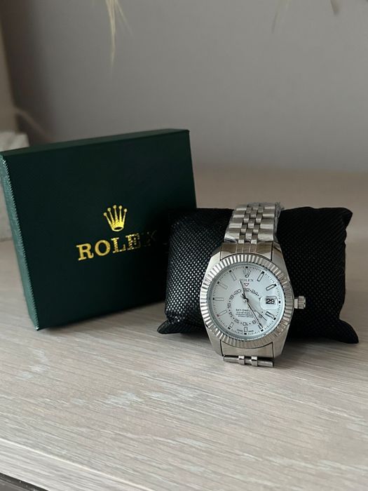 Rolex Sky-Dweller Oyster Perpetual – Nou, cadran alb, model elegant