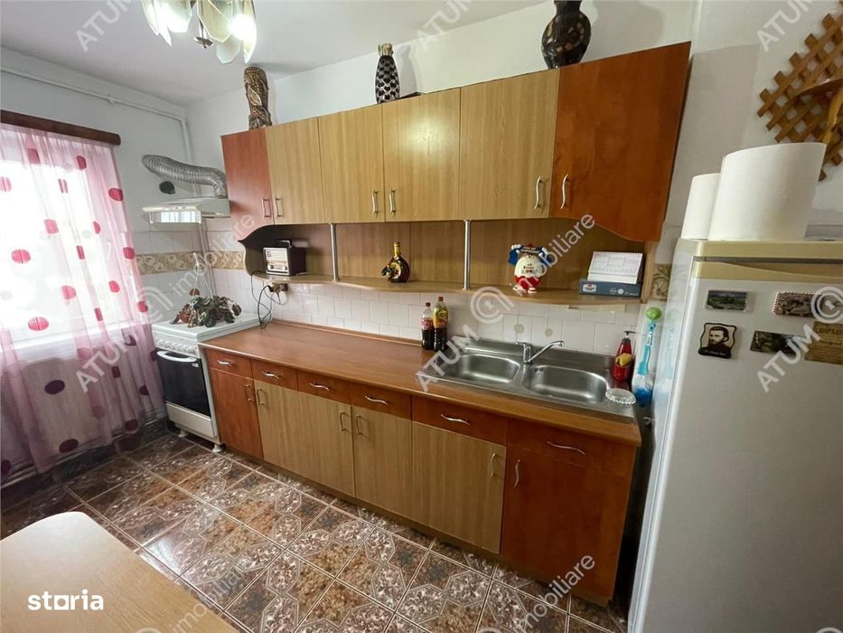 Apartament 3 camere decomandate si balcon zona Vasile Aaron Sibiu