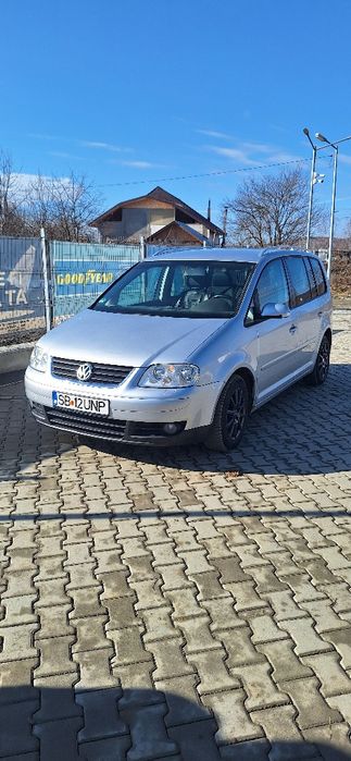 Volkswagen Touran 2004 – 1.9 TDI – Automată – 2500 €

Se vinde Volk