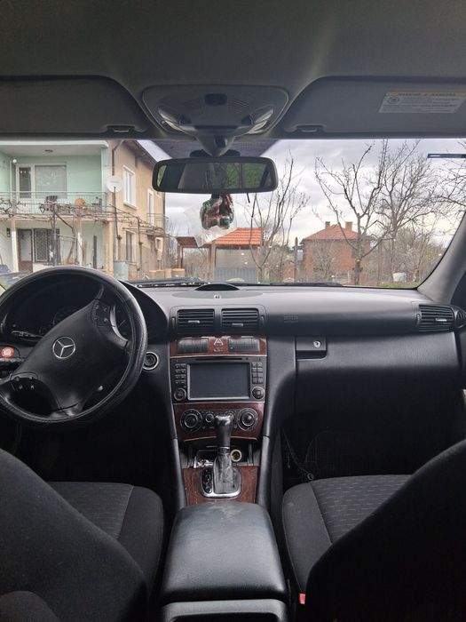 Продавам мерцедес С 220cdi