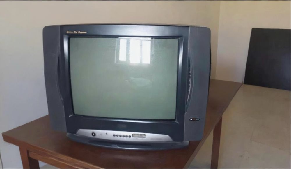 Телевизор за 200 тысяч сум