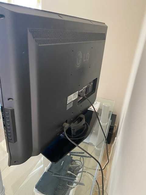 LG LCD телевизор 32” — модел 32LG342