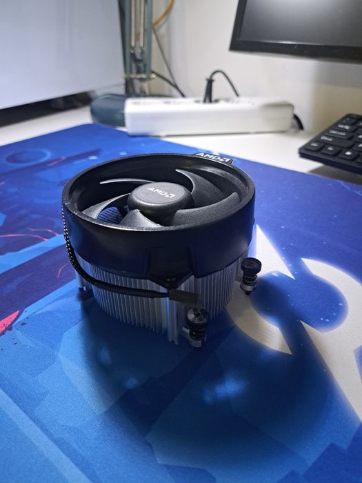 Cooler pentru procesor AMD Ryzen 5