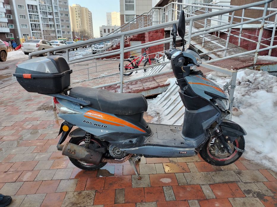 Продам скутер срочно