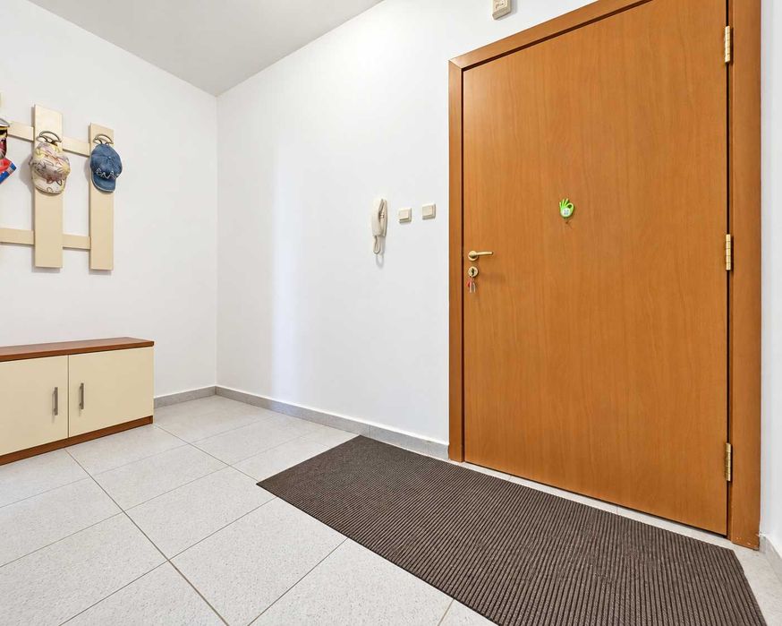 Продава се Двустаен апартамент в к.к. Слънчев бряг - 70 кв.м за 1343 €/кв.м - Снимка #6