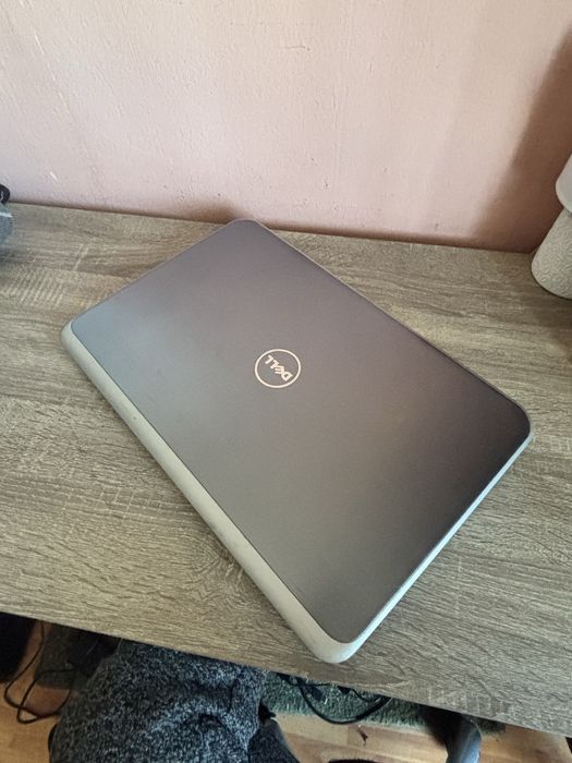 Dell 17,3” • Procesor i7 • 8gb ram • Hdd 1tb