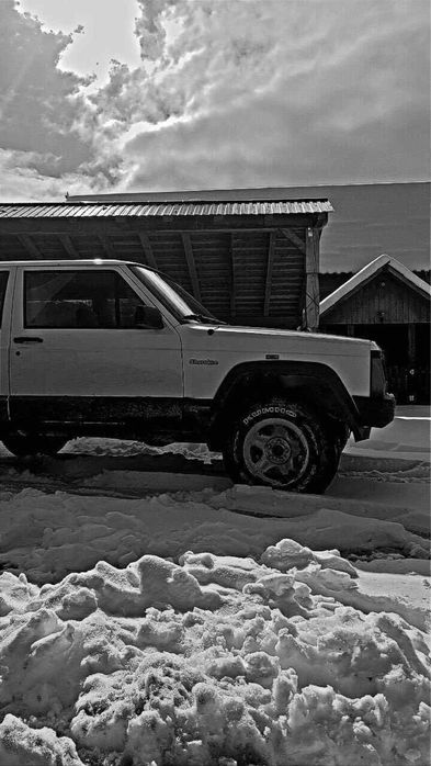 De vânzare Jeep Cherokee XJ 2.5 Diesel – 116 CP