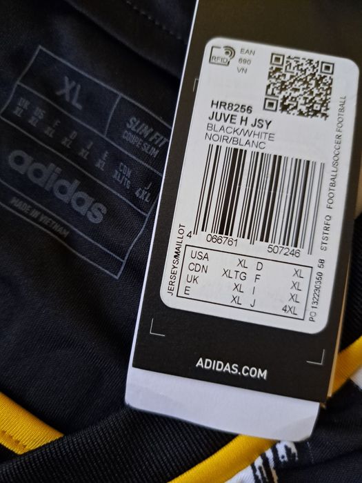 Фланелка на Juventus с подпис на Влахович