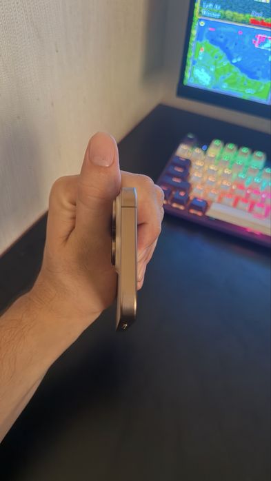 Iphone 16 pro desert