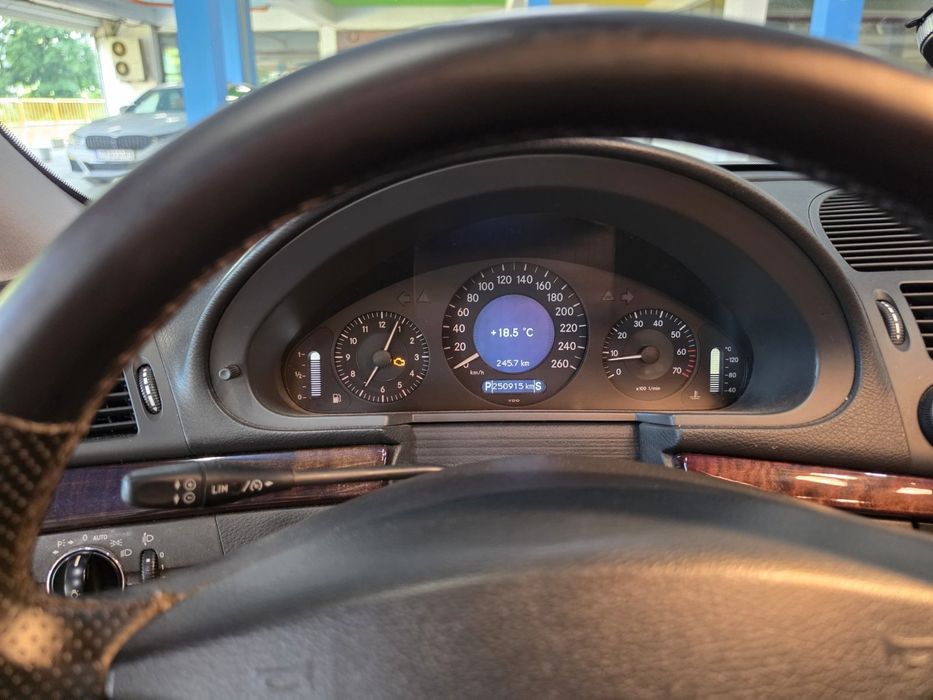 Mercedes Benz E240 V6 177hp