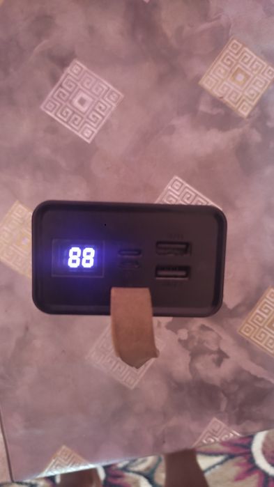 Power bank 1 oy ishlatilgan.fonarlari yonadi 30000wat