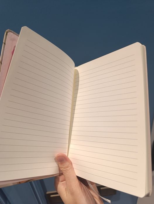 Красивый блокнот для заметок с цветами