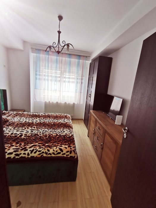 Vând apartment 2 camere str Rezervelor nr 72