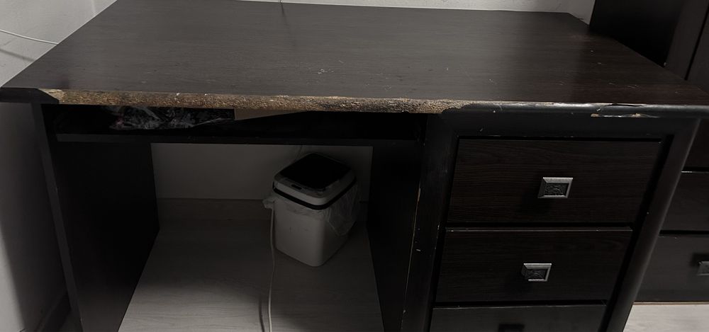 Продается стол за 10000