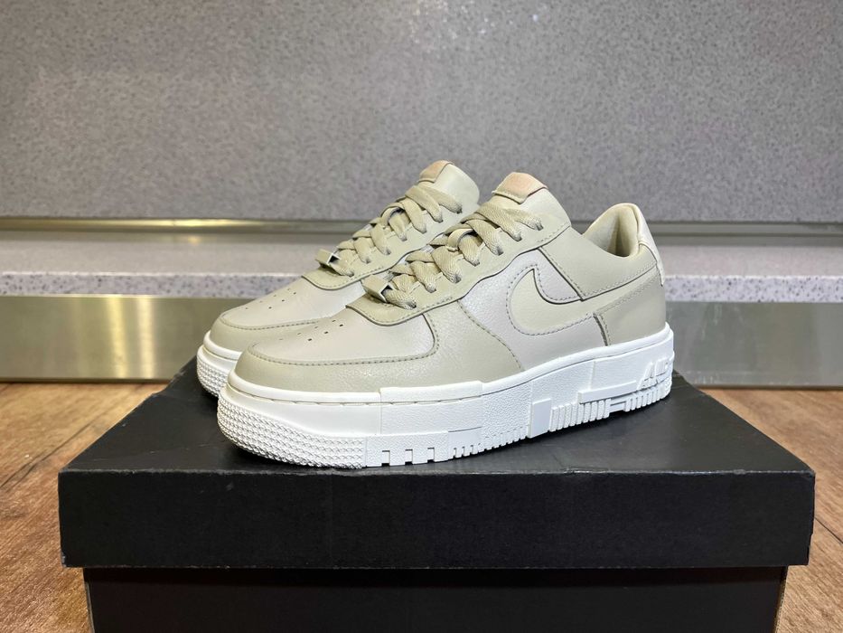 ОРИГИНАЛНИ *** Nike Air Force 1 Low Pixel / Stone Bone Summit White