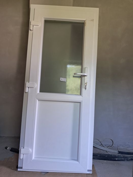 Vând ușă de termopan