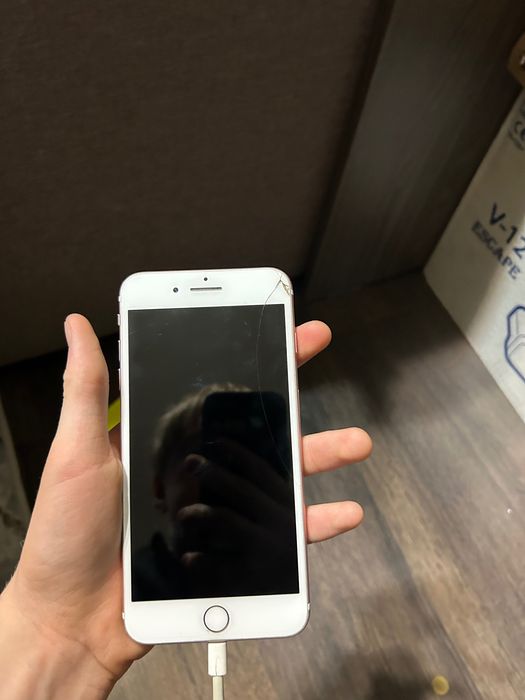 продам не скрывался айфон 7+