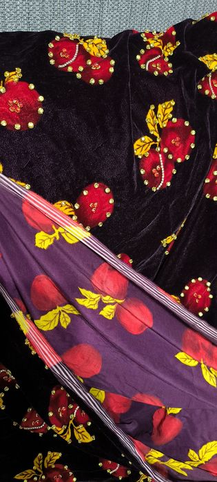 Ткань для одежды Дубайская с камнями Сваровски