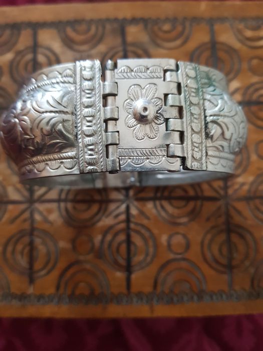 СТАРИННА УНИКАТ Сребърна гривна