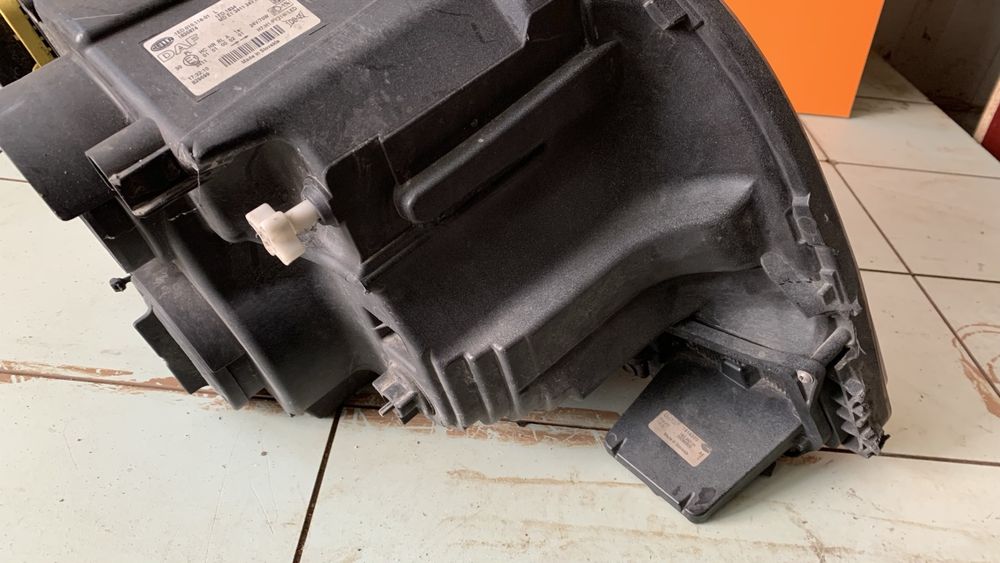 Фар за   DAF  XF