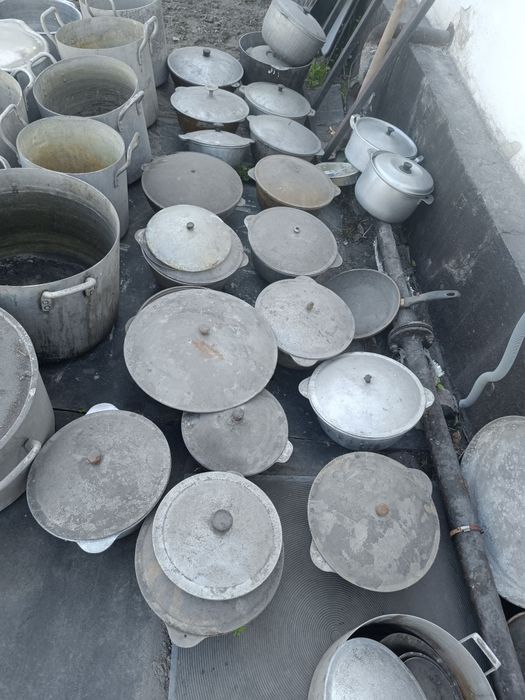Продам кастрюли в отличном состоянии.